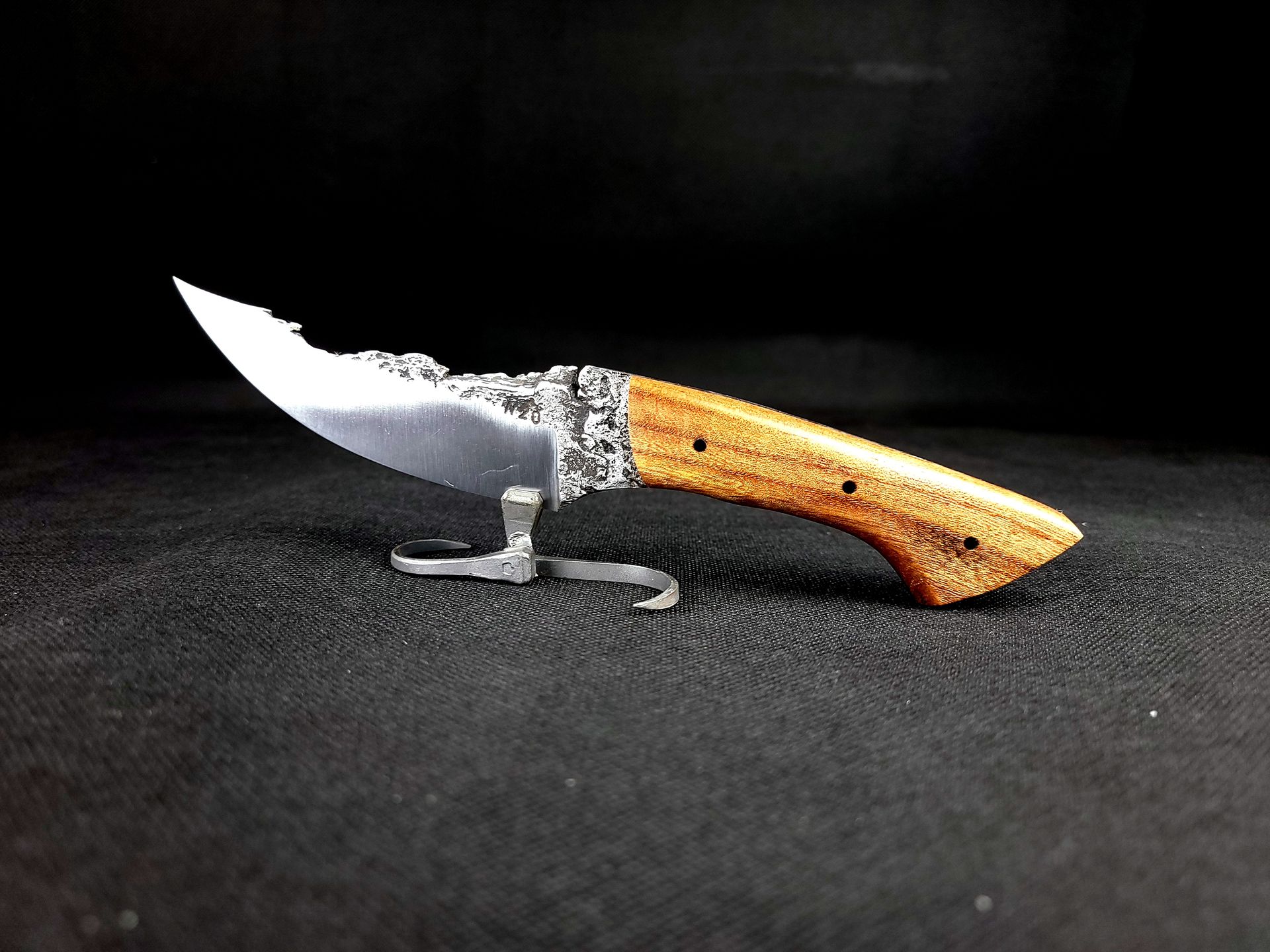 couteau forger dans un obus de 14/18 fait main en France Renaissance des tranchée n°20